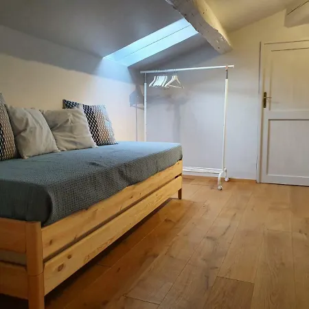 Modern Loft Strategic Location דירה *