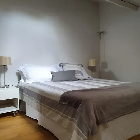 Modern Loft Strategic Location شقة *